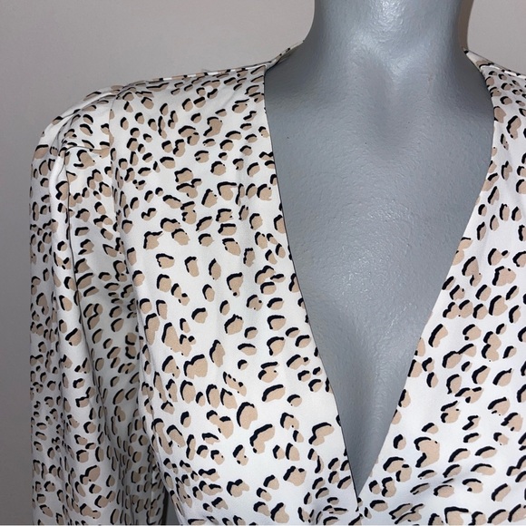 Express Wrap Dress Long Sleeve White Brown Leopard Extra Small - Picture 3 of 9
